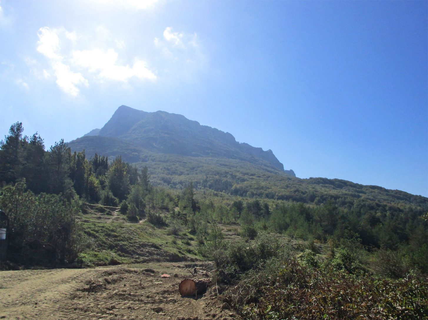 Randonnée en direction du Pech de Bugarach ©D. Cosperec-Villemarcheurs