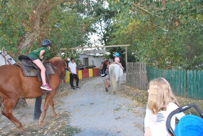 Visite de la ferme la matarelle avec les enfants ©Office de Tourisme de Castelnaudary