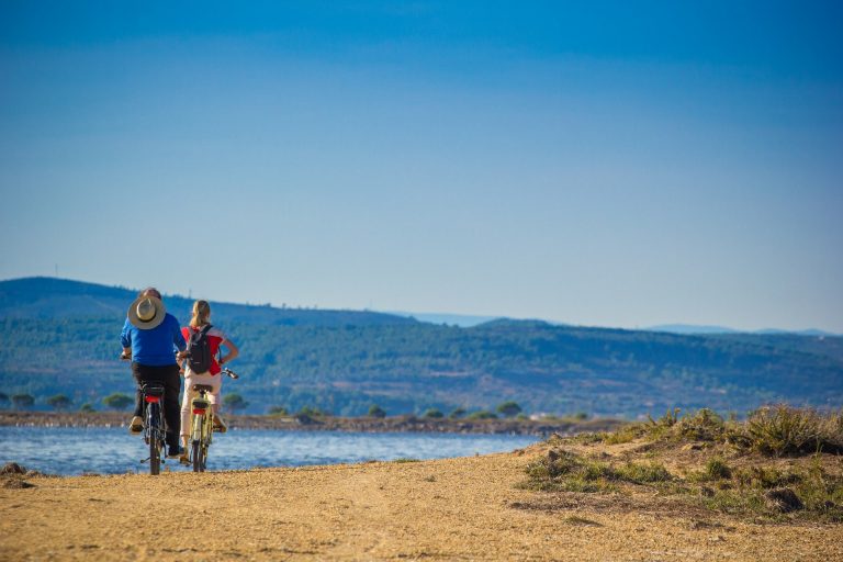 Gruissan, randonnée à vélo ©Céline Deschamps - ADT de l'Aude