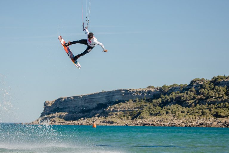 Kitesurfer à Leucate, la Franqui ©Office de Tourisme de Leucate