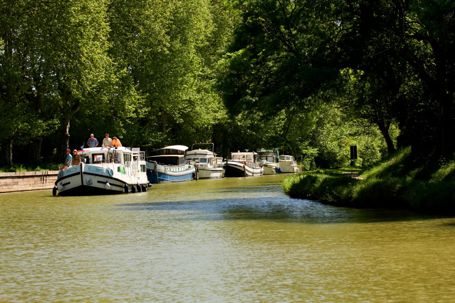 Carcassonne, canal du midi, bateaux