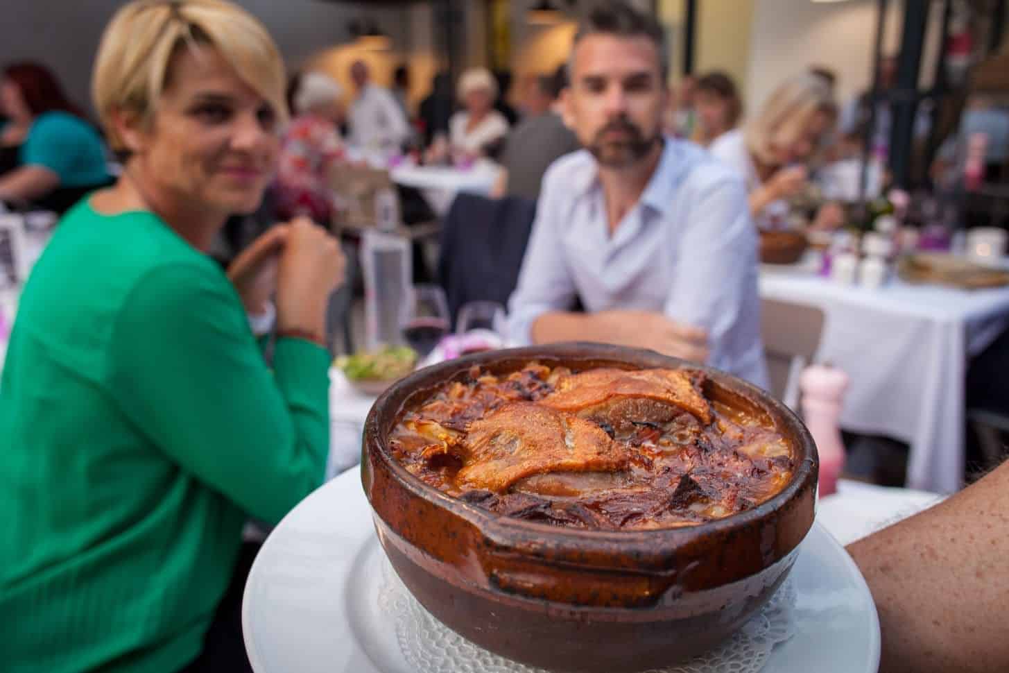 Manger un bon Cassoulet au Comte Roger dans la Cité de Carcassonne ©Philippe Benoist-ADT de l'Aude