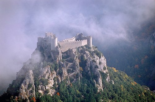 lapradelle-puilaurens, chateau