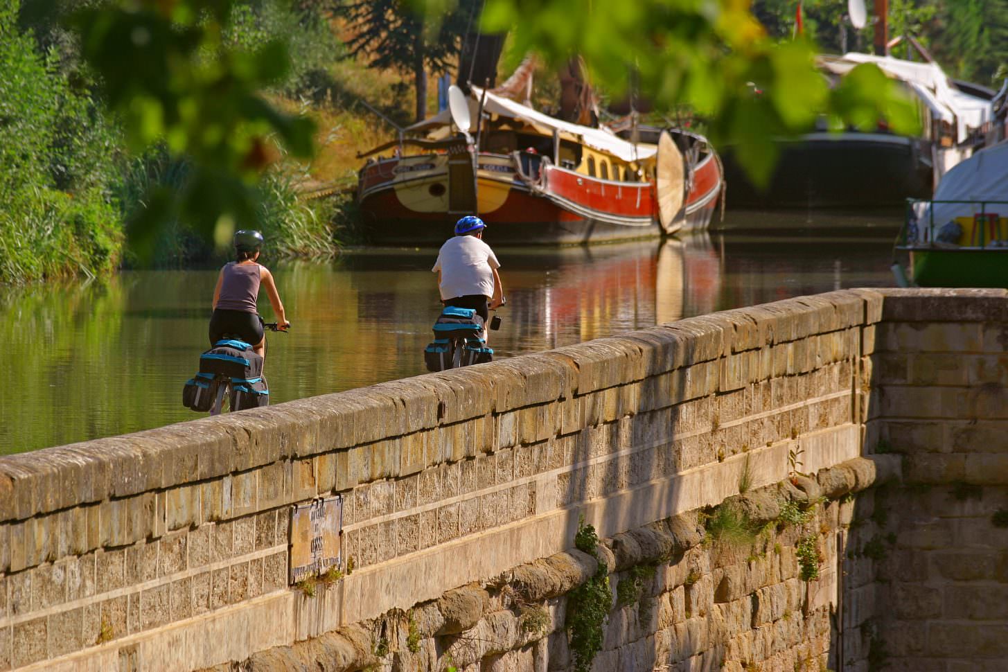 Le Canal du midi à vélo à Mirepeisset ©Céline Deschamps-ADT de l'Aude