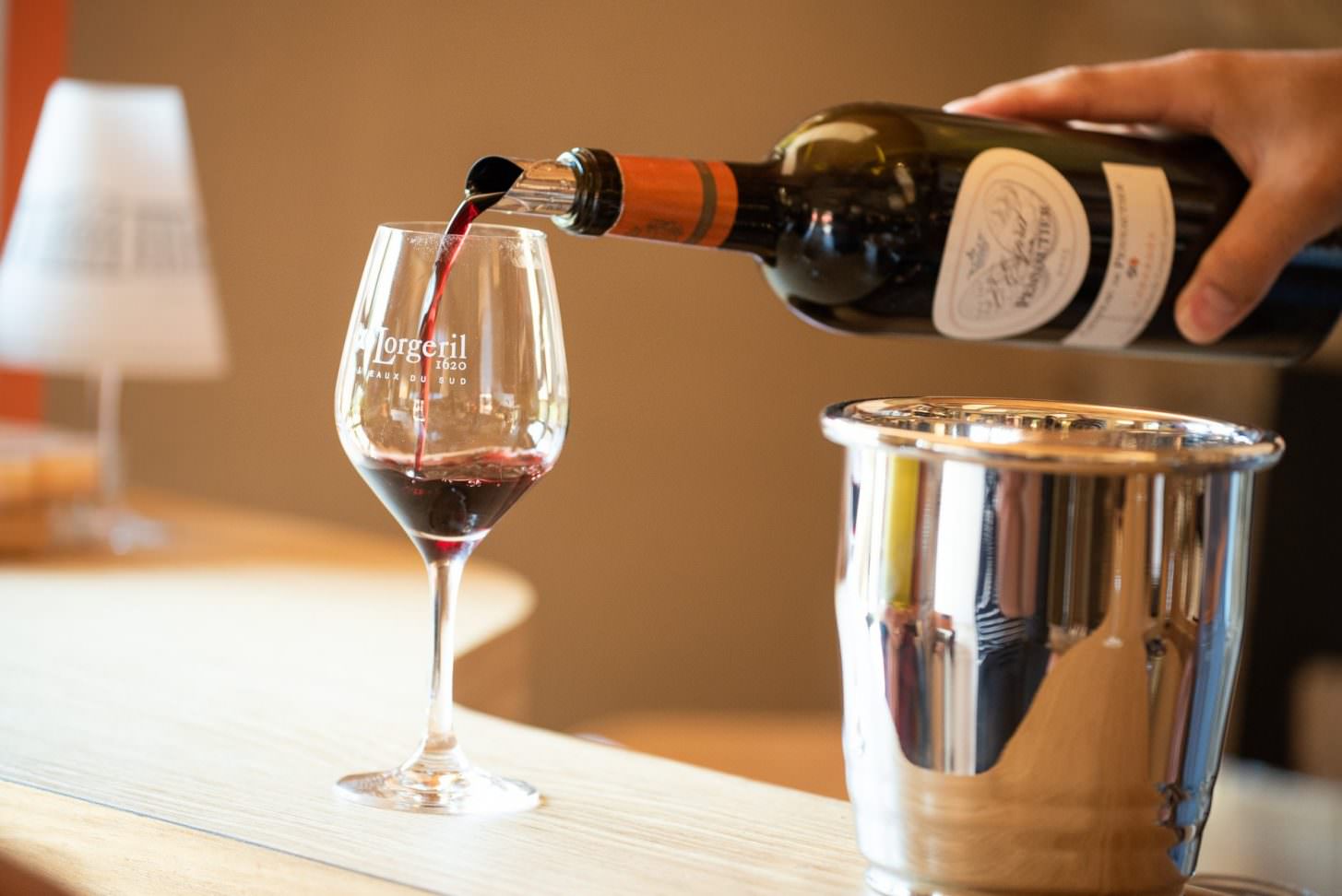 Dégustation de vins au chai du Château de Pennautier ©Lorgeril