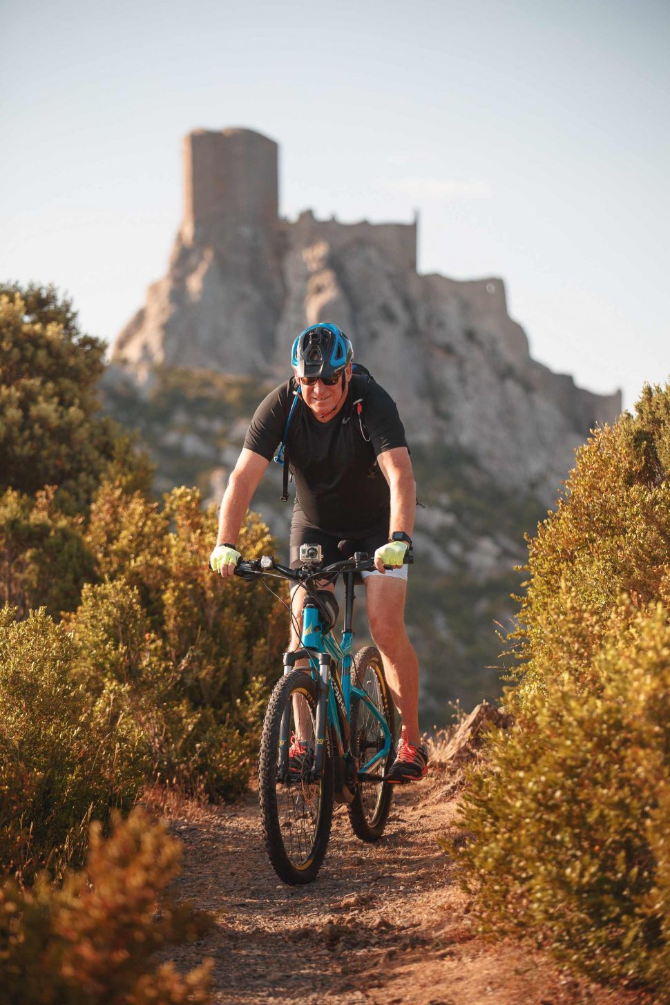 Randonnée à vélo sur le Sentier Cathare à Peyrepertuse ©Vincent Photographie-ADT de l'Aude