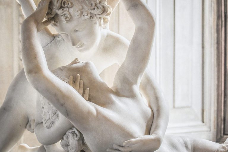 Statue, Musée 2018-08-musee © canforaalessio, Pixabay