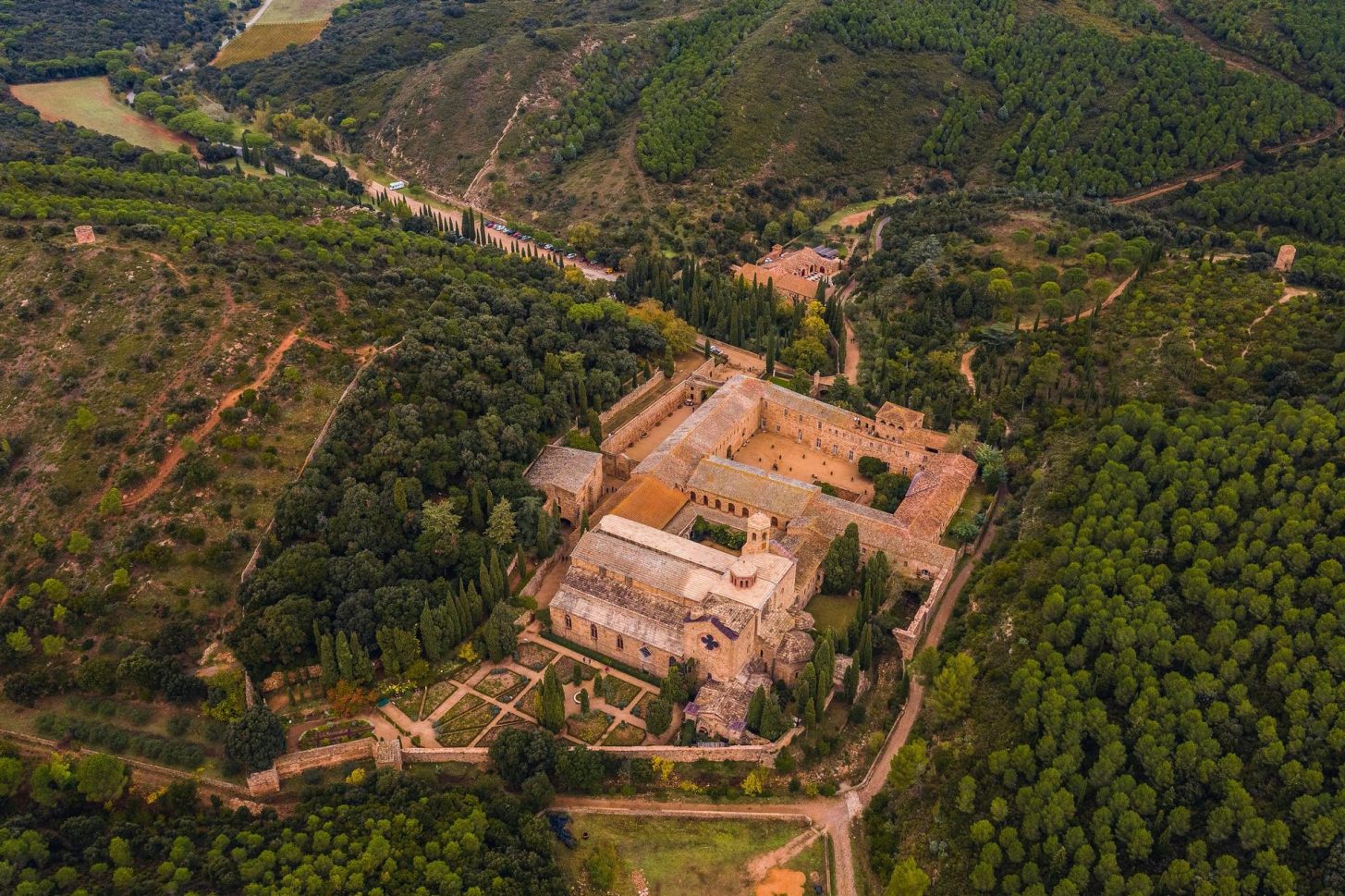 Abbaye de Fontfroide, le massif, crédit Vincent Photographie