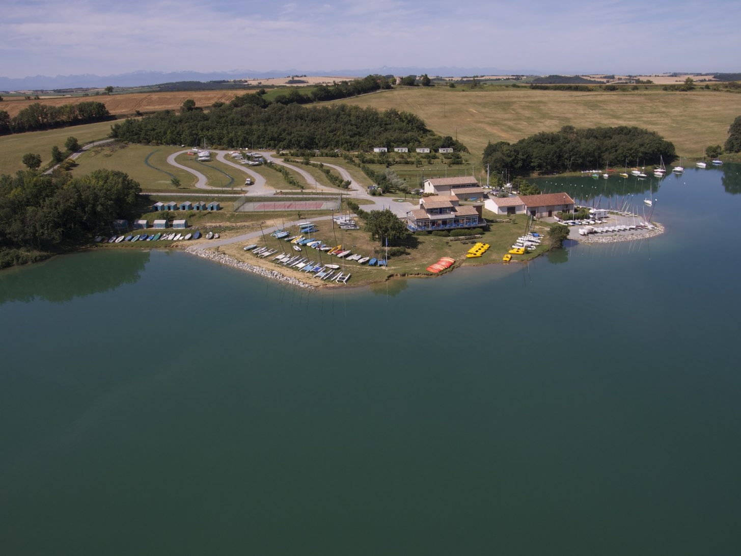 Le lac de la Ganguise, activité nautique ©Club de voile de Castelnaudary