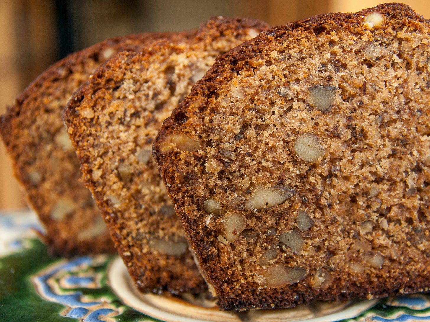 Cake tranché dans une assiette ©Istock ADT de l'Aude