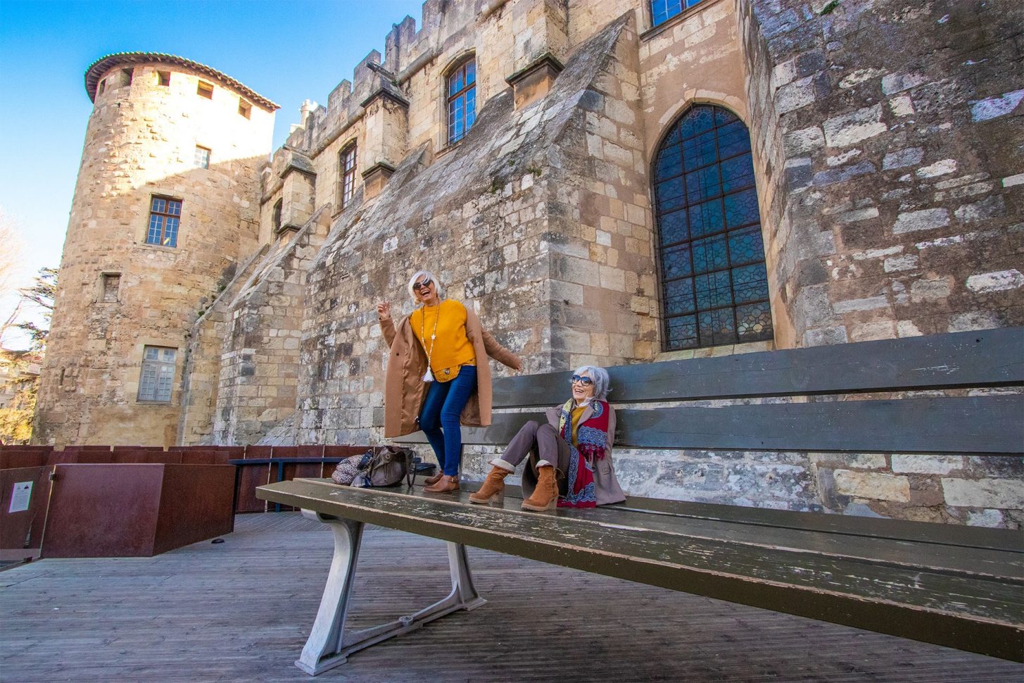 Le Banc Géant dans le jardin des archevêques à Narbonne ©Céline Deschamps - ADT de l'Aude