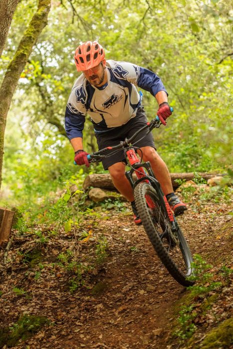 VTT sportif dans les bois©Vincent photographie- ADT de l'Aude