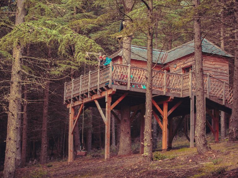 Cabane perchée, hébergement insolite en Montagne Noire en pleine nature ©Vincent Photographie, ADT de l'Aude