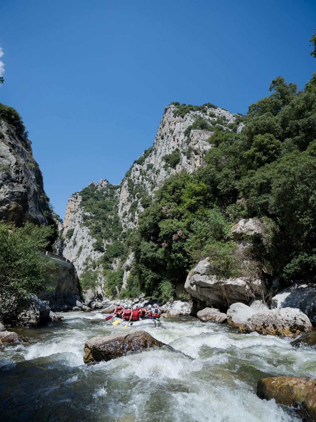 Rafting dans les gorges de la Haute vallée de l'Aude © Raphael Kann, ADT de l'Aude