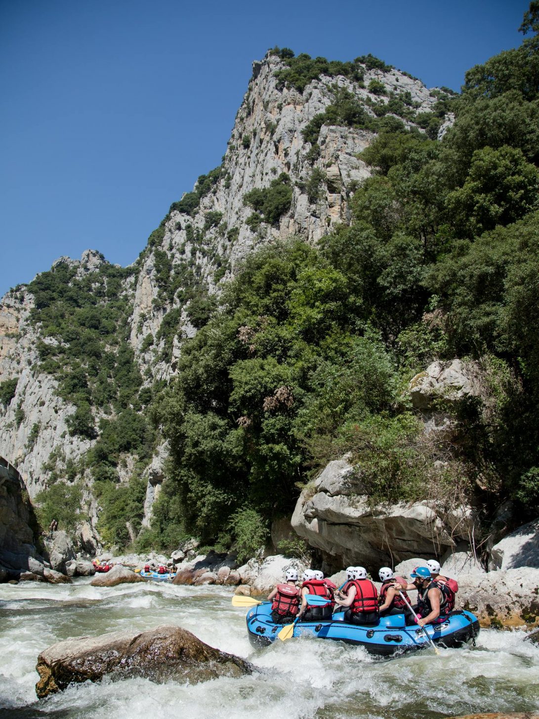 Rafting dans les gorges de la Haute vallée de l'Aude © Raphael Kann, ADT de l'Aude