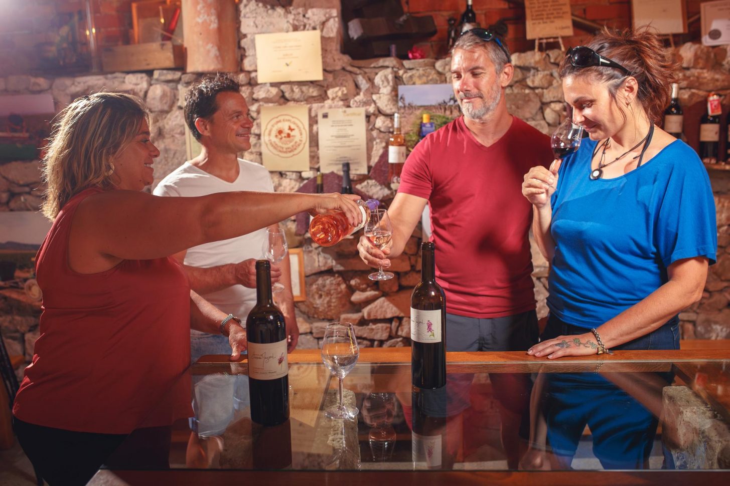 Dégustation en couple dans les Corbières ©Vincent Photographie - ADT de l'Aude