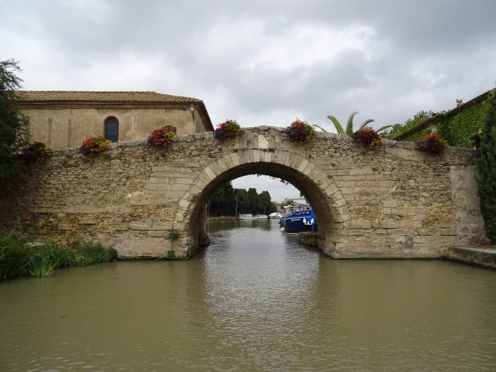 Pont de pierre au Somail sur le canal du Midi © Canal Friend, ADT de l'Aude