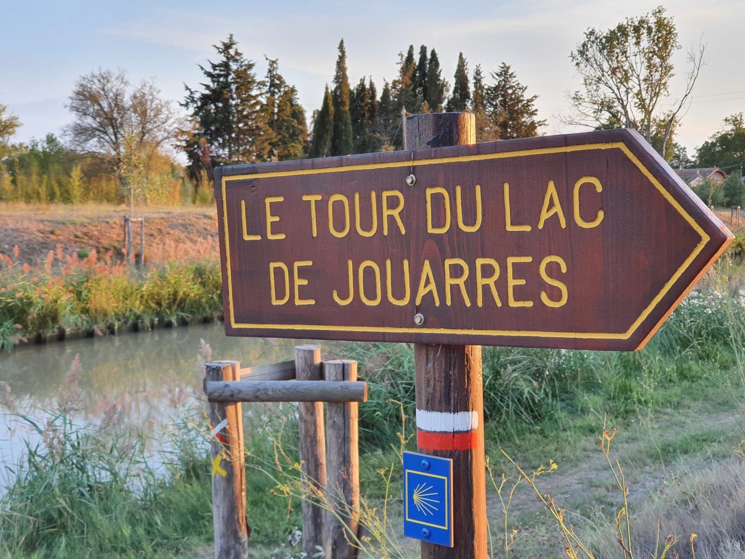 Homps, accès au lac de Jouarres depuis le canal du Midi © Canal Friend, ADT de l'Aude