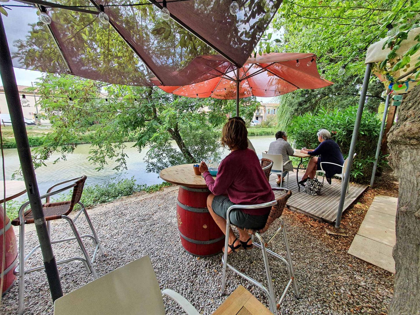 Manger le long du canal du Midi en guinguette ©Renaud Fresquet - ADT de l'Aude