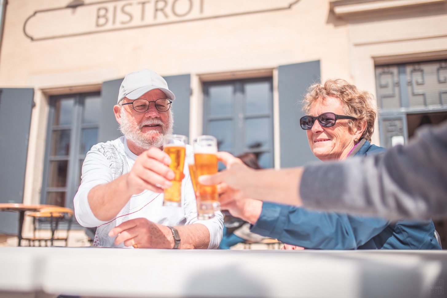 Arzens, bistrot sur le Saint Jacques de Compostelle ©Vincent Photographie - ADT de l'Aude