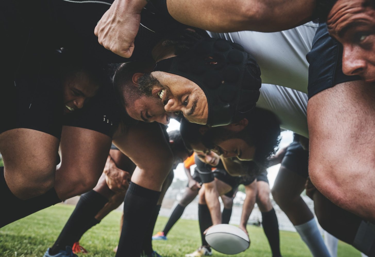 Mêlée au rugby, introduction du ballon© PeopleImages Istock