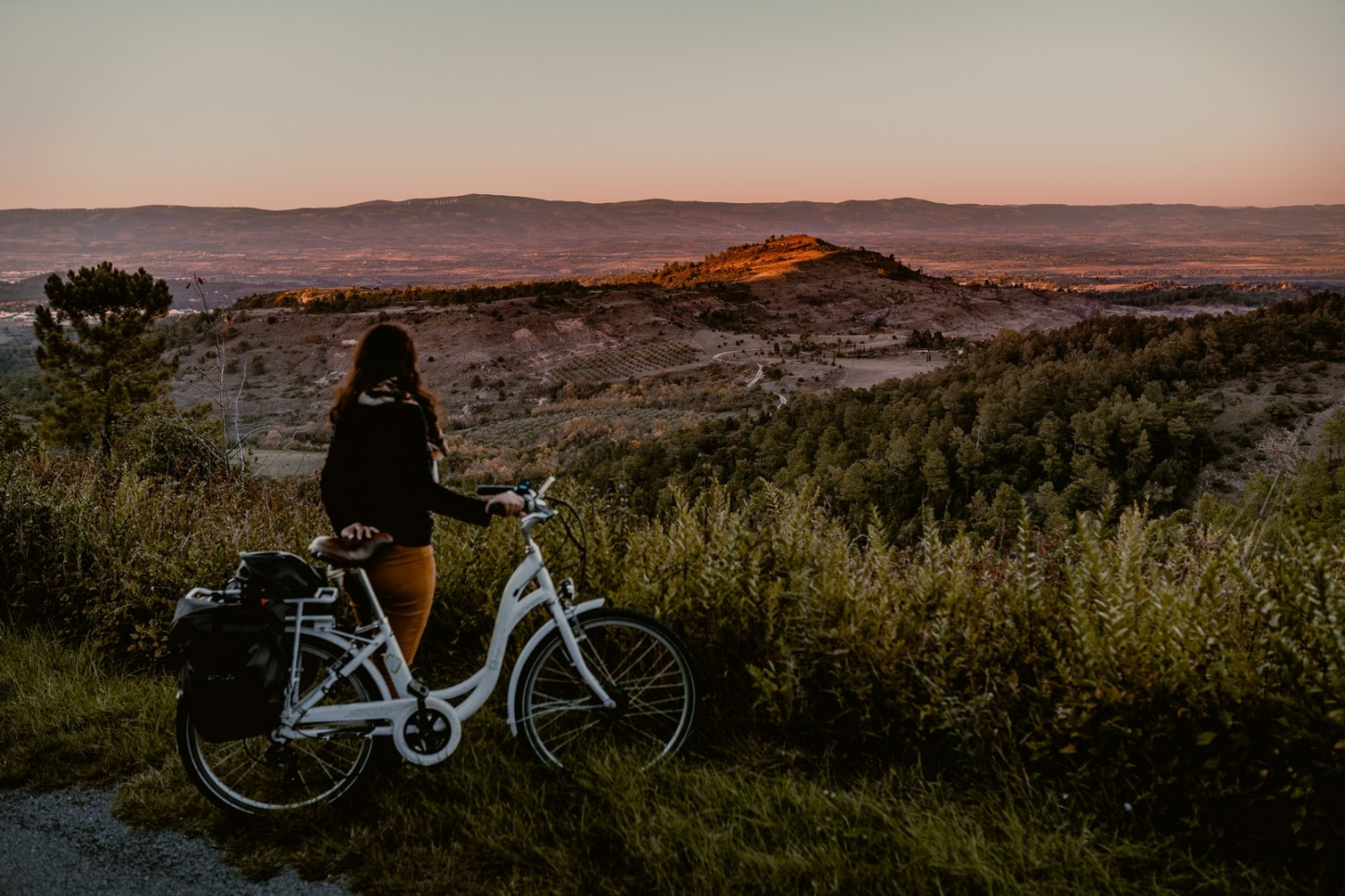 Belle vue sur le Minervois, Escapade nature sans voiture, Mehdi Hémart