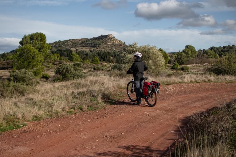 Cycliste dans les Corbières by H. Boissel-Arrieta-Chilowe - ADT Aude Cycliste dans les Corbières by H. Boissel-Arrieta-Chilowe - ADT Aude