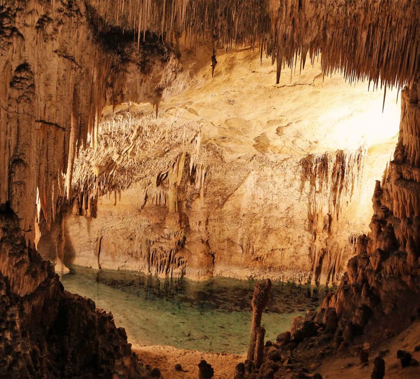 Visite de la grotte de Limousis ©Pixabay - Life of Pixe