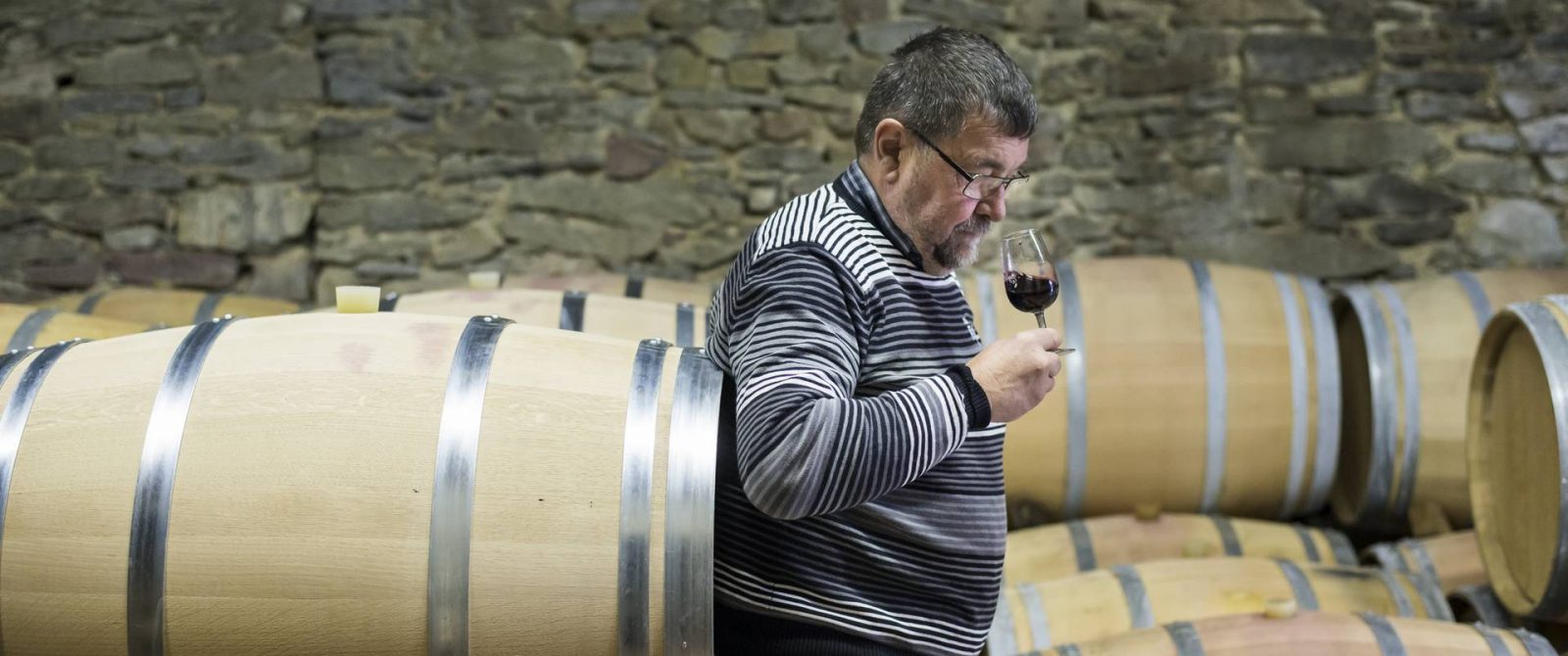 Dégustation de vin au Domaine Bertrou parazols ©Ludovic Charles-ADT de l'Aude