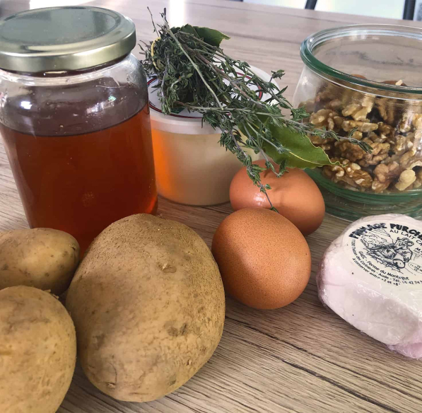 Ingrédients pour une tarte chèvre et noix aux pommes de terre ©Géraldine Alquier - ADT de l'Aude
