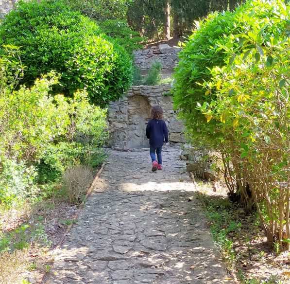 Visite de Notre Dame des Auzils en famille, à Gruissan ©Anne Esteve - ADT de l'Aude