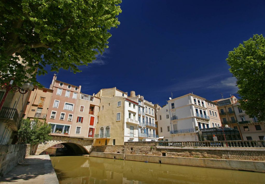 Au bord du pont des marchands à narbonne ©Céline Deschamps-ADT de l'Aude