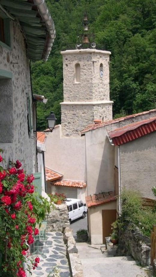 L'église du village d'Axat