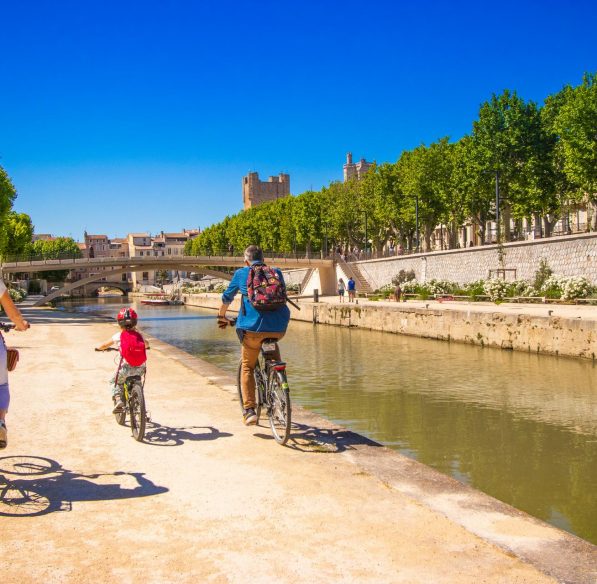 Balade à vélo le long du Canal du Midi ©Céline Deschamps-ADT de l'Aude