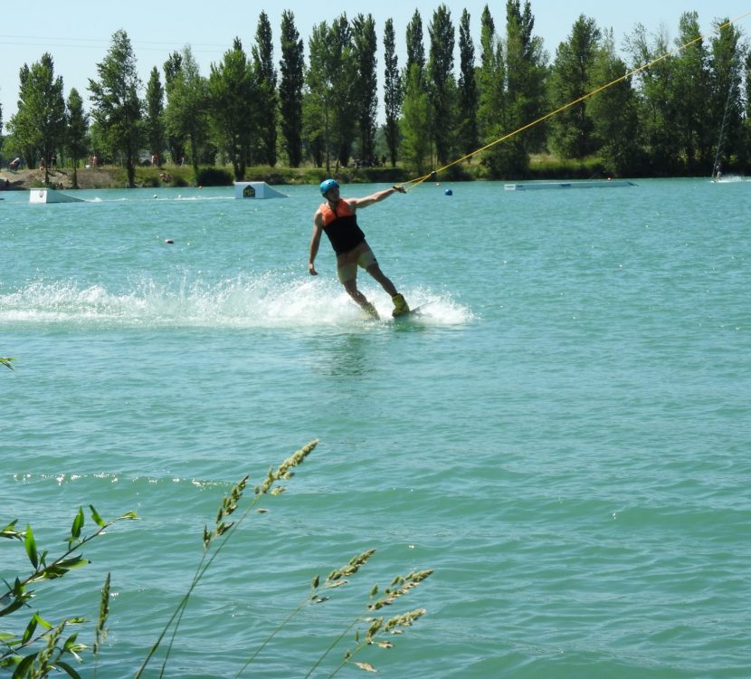 Téléski nautique à Bram, au lac de Buzerens© Dominique Louis, OT Collines cathares