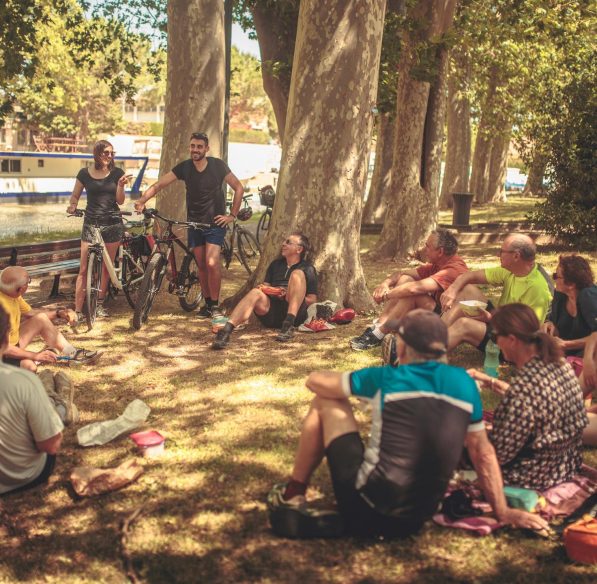 Convivialité en Lauragais sur le canal du Midi, pique nique, vélo © Vincent Photographie, ADT de l'Aude