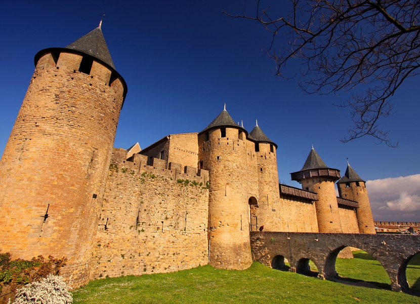 carcassonne-2008-04-cite-chateau-comtal-pont-cr-c-deschamps-adt-aude02