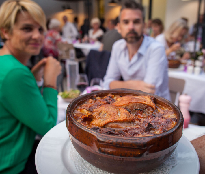 Manger un bon Cassoulet au Comte Roger dans la Cité de Carcassonne ©Philippe Benoist-ADT de l'Aude