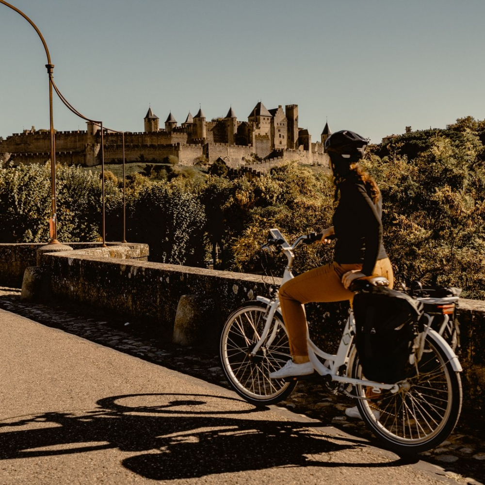 Vue sur la Cité de Carcassonne, Escapade nature sans voiture, Mehdi Hémart