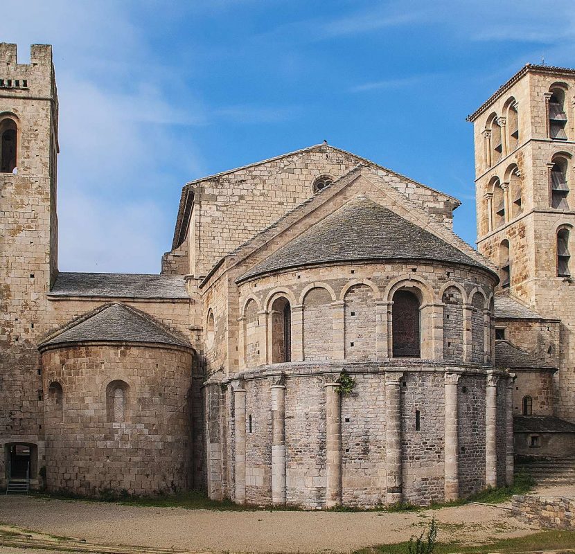 En visite à l'Abbaye de Caunes-Minervois ©E.Depuy-ADT de l'Aude