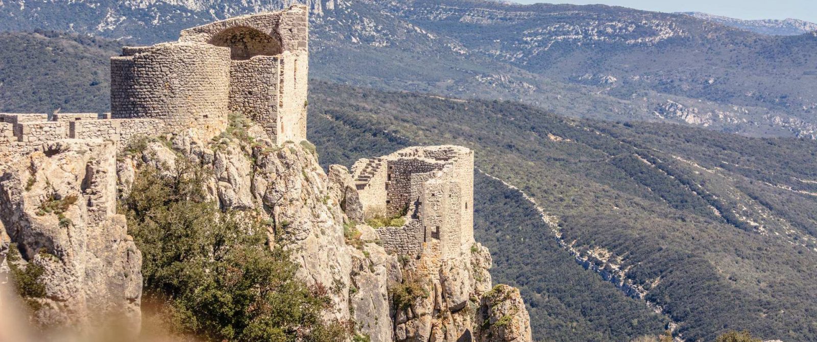 Visite en famille au Château de Peyrepertuse ©Vincent Photographie