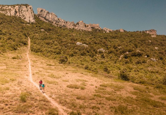 Randonnée sur le Sentier Cathare au Château de Peyrepertuse ©Vincent Photographie-ADT de l'Aude