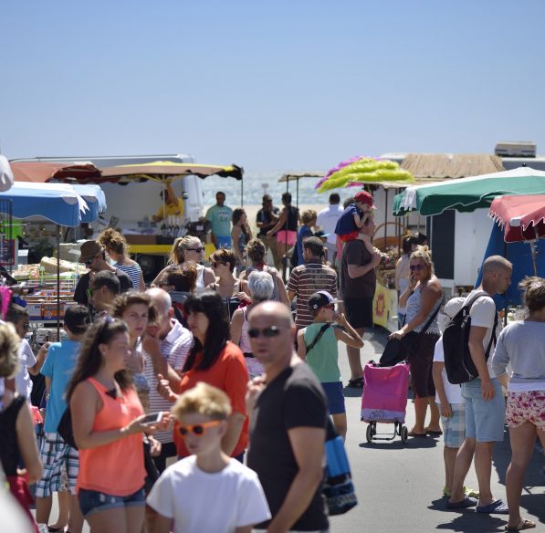 Marché de plein vent à Saint Pierre la Mer