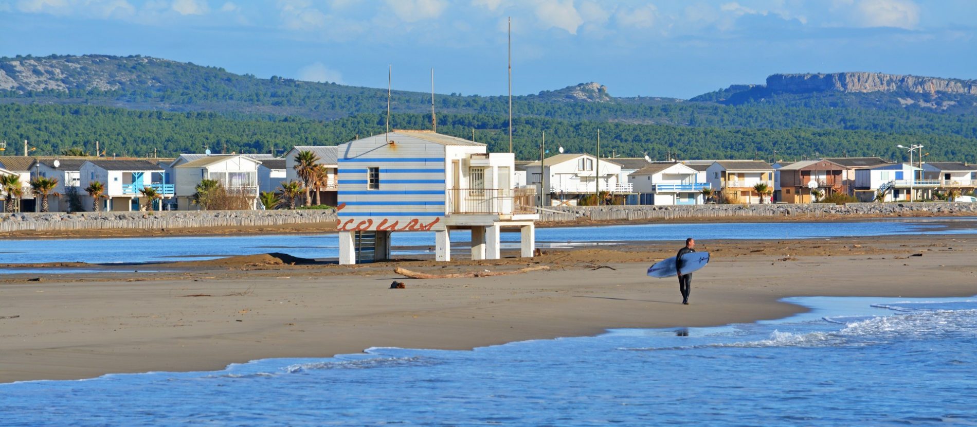 Gruissan, la plage et ses chalets ©Nelly Bois - ADT de l'Aude