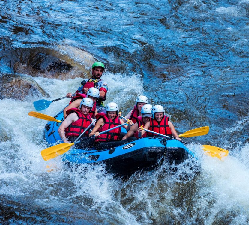 Rafting dans les gorges de la Haute vallée de l'Aude © Raphael Kann, ADT de l'Aude