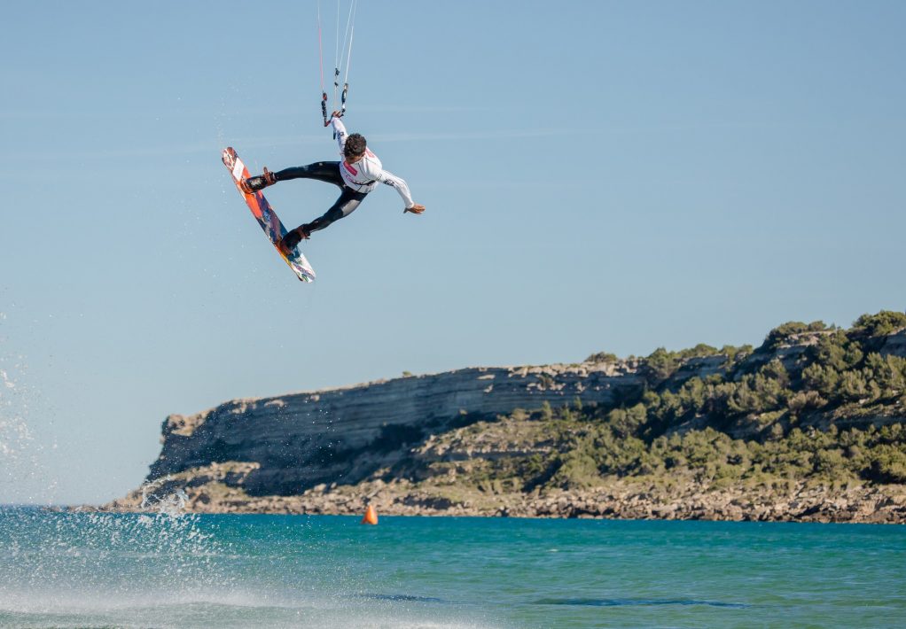 Kitesurfer à Leucate, la Franqui ©Office de Tourisme de Leucate