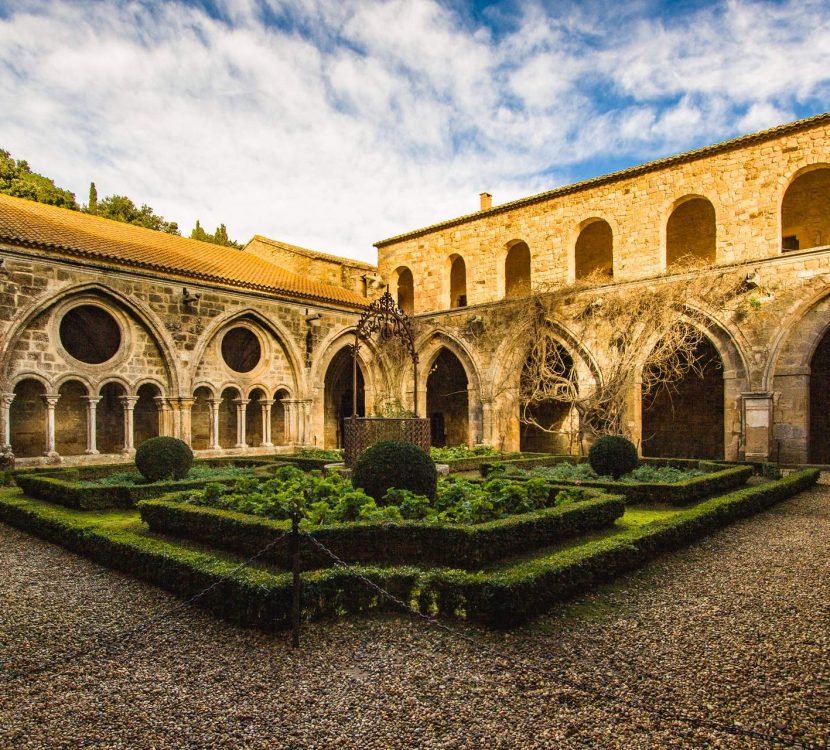 L'Abbaye de Fontfroide et son cloître ©Vincent Photographie