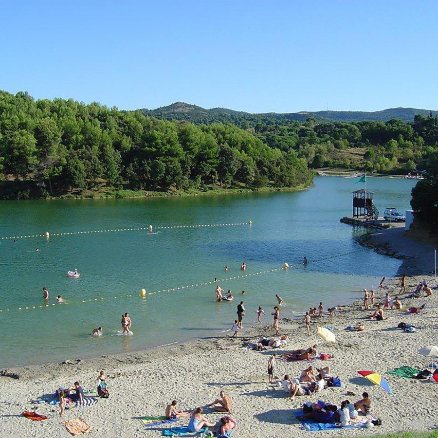 Plages surveillées au lac de la Cavayère à Carcassonne ©Mairie Carcassonne