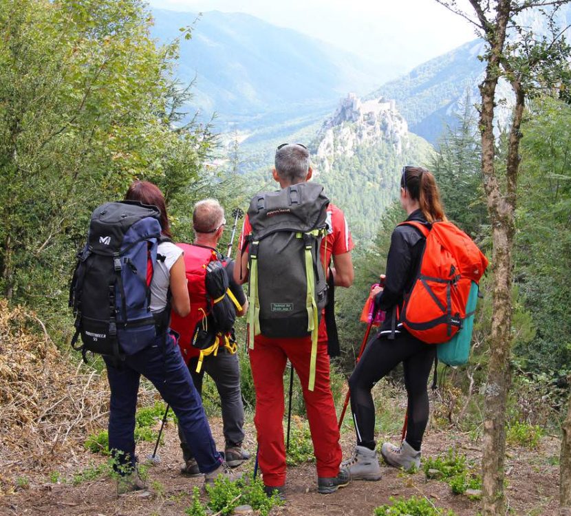 Randonnée sur le Sentier Cathare en direction du Château de Puilaurens ©Sylvain Dossin