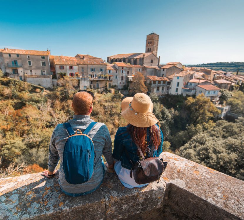 Visite du village de Montolieu ©Vincent Photographie